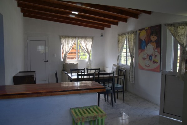 CASA para 5 personas, en zona quinta. a 20 cuadras de el Mar.