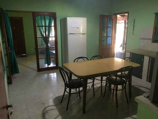 CASA para 7 personas, en zona quinta. a 20 cuadras de el Mar.